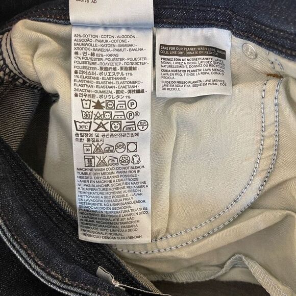 Levi's Jeans Women's 18W Blue 580  Boot Cut Defined Waist Dark Wash - Picture 9 of 11